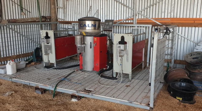 CALF FEEDER, ROBOT, LELY