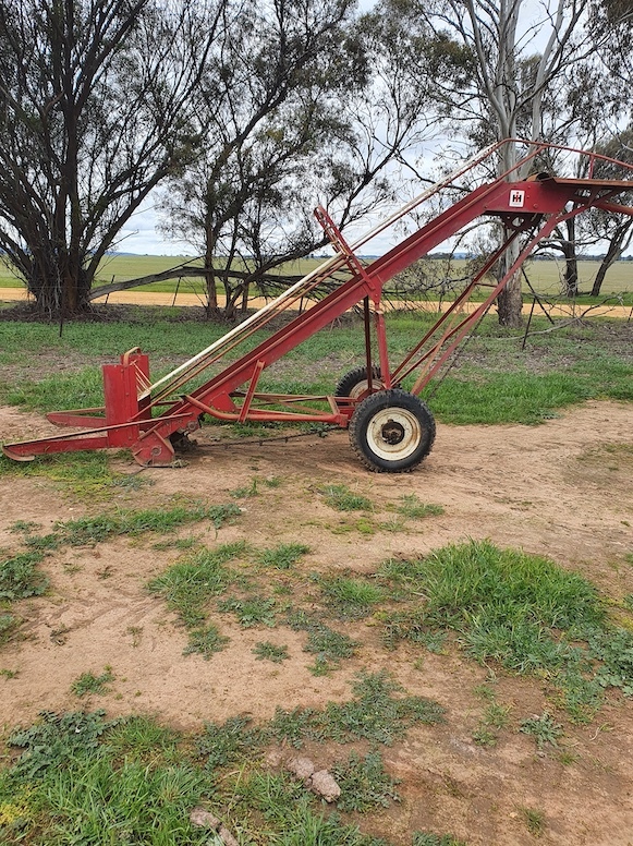Case IH Bale Pickup/Stacker