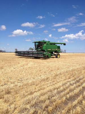 John Deere 9500 header