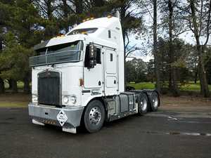 2004 K104 Kenworth