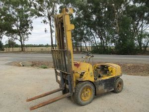  - Forklift Chassis and Mast Hyster H 50 - 