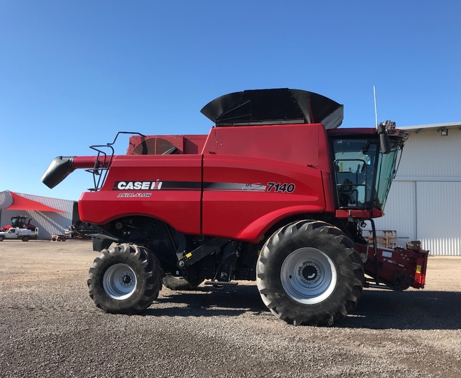 2015 Case IH 7140 Header with 40ft MacDon Front