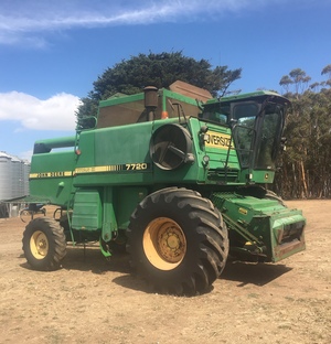 John Deere 7720 Titian II