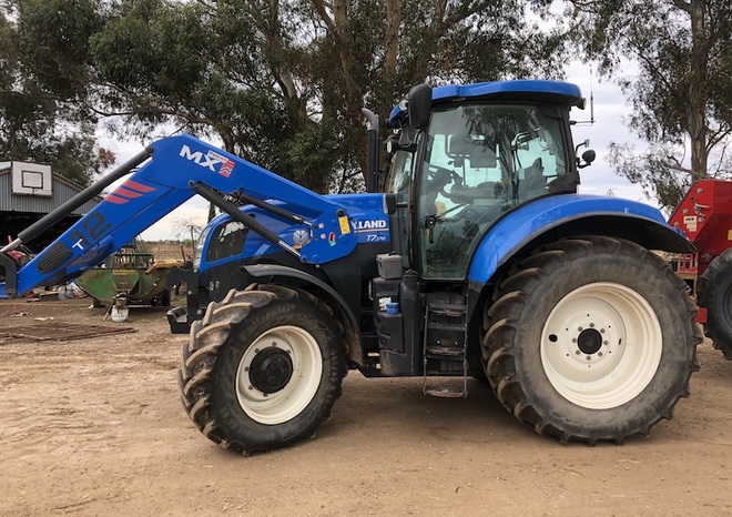 Low Hour New Holland T7.170 with FEL