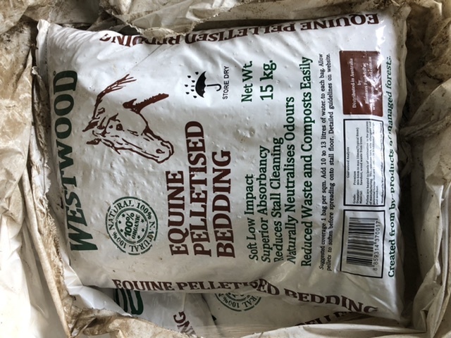 Horse bedding pellets