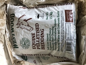 Horse bedding pellets