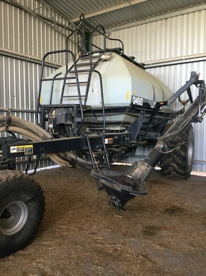 Flexcoil ST830 bar & 3450 Seeder Bin 