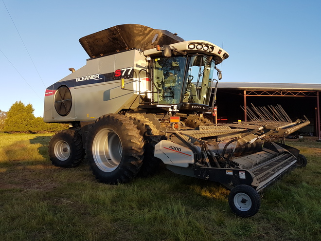Class 8 capacity Gleaner S77 2012, Steinbauer remap @463hp, DUALS, complete with 16ft Canola pickup and 40ft Flex draper fronts