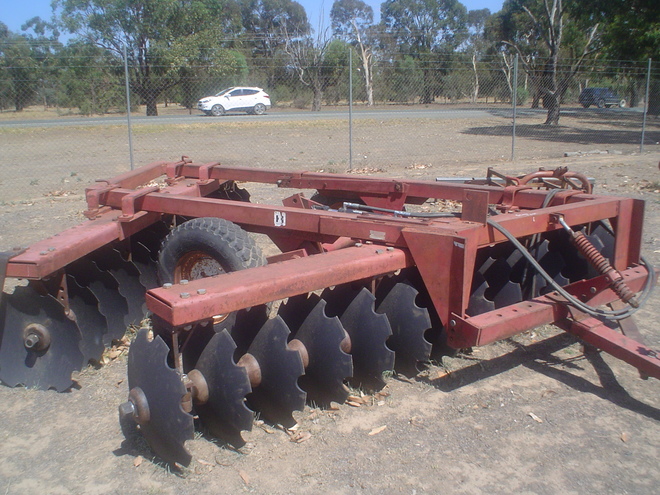 International 3.5 28 plate offset disc