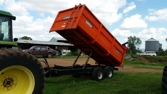 10t Farm Tipping Trailer with Auger