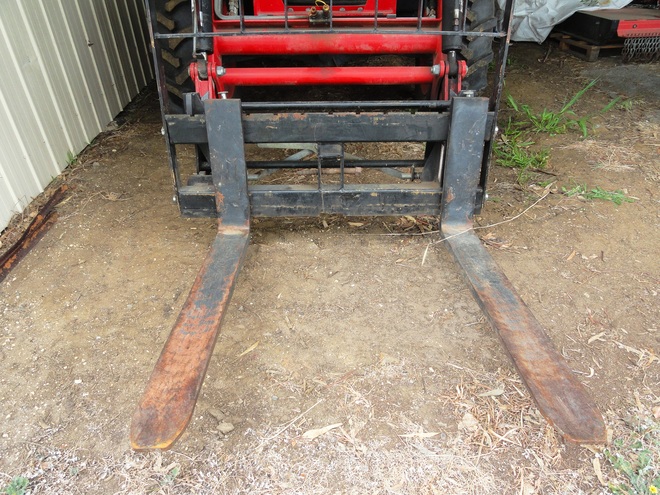 APOLLO 854 TRACTOR COMPLETE WITH ATTACHMENTS