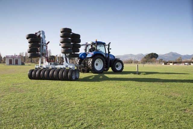 5.5m folding Bison Crop roller