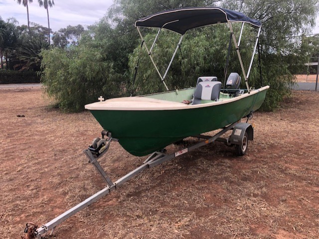 4.3 Metre De-Havilland Sea Master Boat with Sun Canopy on Felk Trailer reg till Dec 2020 fitted with 5 H.P. Suzuki Motor