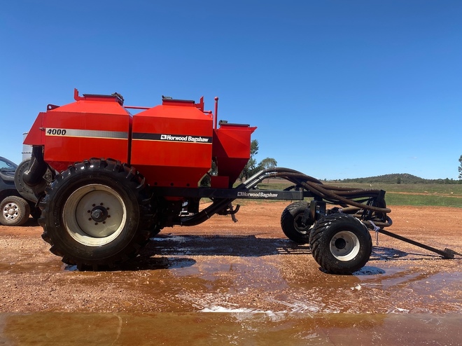2002 Horwood Bagshaw 4000L Air Seeder Cart