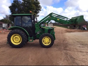 JOHN DEERE 5090 RN LOADER WITH FRONT & REAR LINKAGE  Tractor