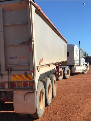 Freightliner Business Class 2000 with Byrne 36 ft X 6ft 1997 Trailer