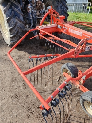 Kuhn GA4121GM Single Rotor Hay Rake