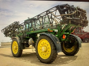 Under Auction  - Self - Propelled - 2011 JOHN DEERE 4930 SP 