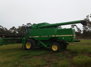 John Deere 9600 Header with 30ft 930 Front on Trailer - ONO
