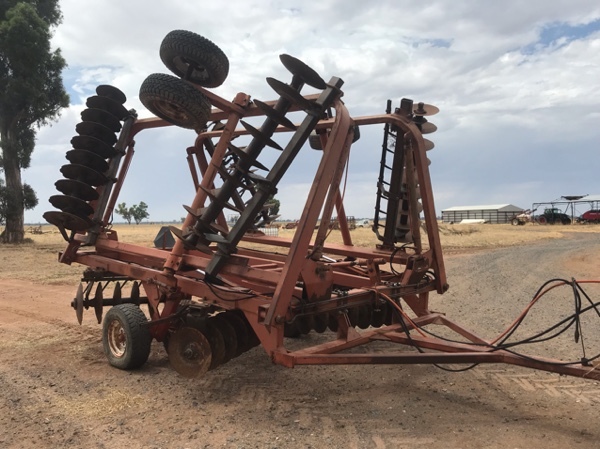 Allis Chalmers 2600 offset disc
