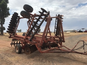 Allis Chalmers 2600 offset disc