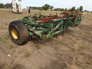 Chamberlain Green 300 Series Scarifier - 2% + GST Buyers Premium on all Lots