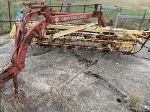 New Holland Roll Bar Rake