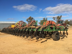 Ausplough DBS 9000L 55ft Air Seeder