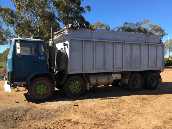 1983 Volvo F7 23ft Tipper