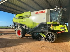 CLAAS Lexion 770tt with payment terms.  2000 Rota hrs