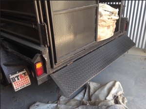 10 x 6 x 6 tandem trailer with removable stock crate