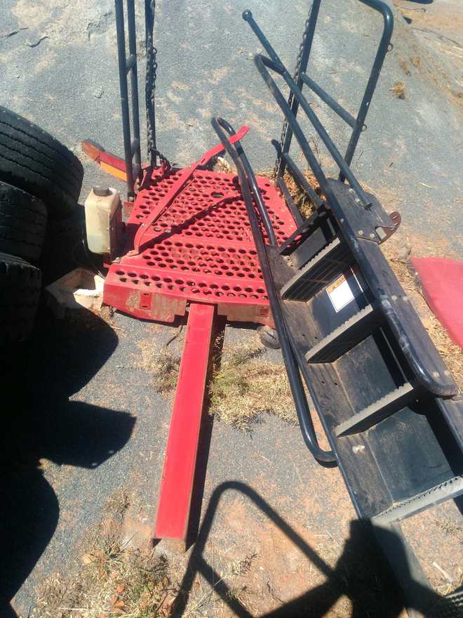 Case 9120  cabin ladder and walkway 