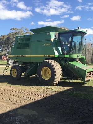 John Deere CTS 2 header and 936d front