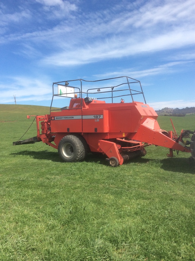 Massey Ferguson 187 Square Baler standard packer, 3x 4 x 8 - 6 string