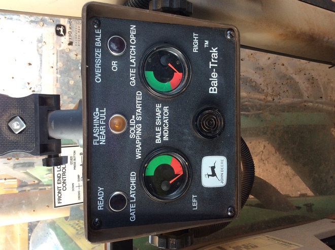 John Deere 535 Round baler