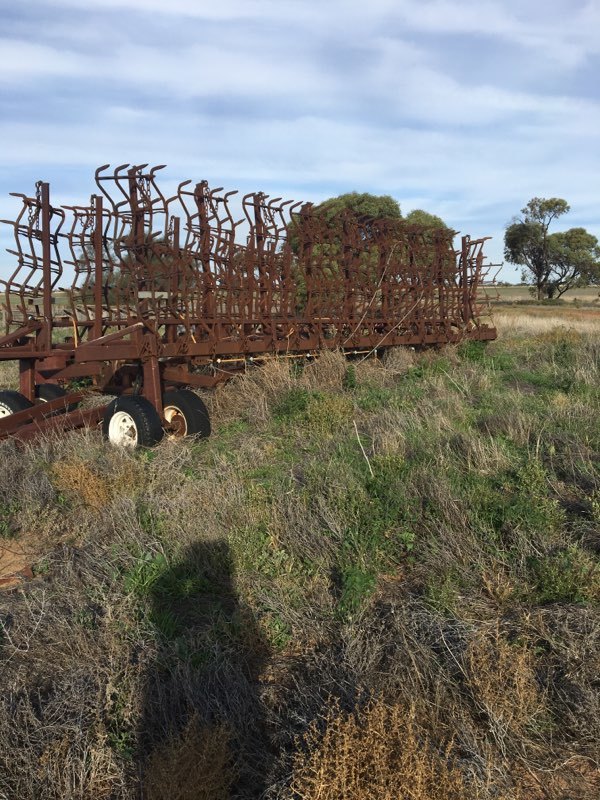 Harrows 66 ft Hydraulic  Fold and lift