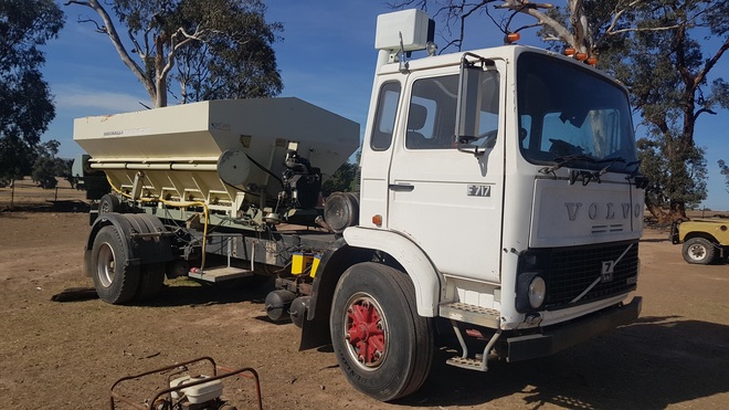Volvo F717  with Marshall 880TM  Multi Spreader