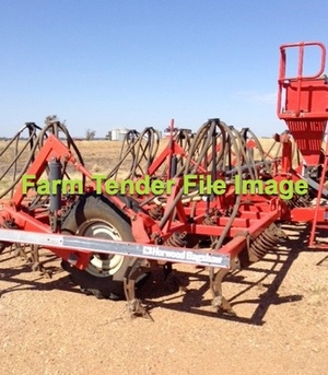 30ft Horwood Bagshaw Scaribar/Airseeder with 3000L Air Cart