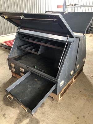 Toolboxes / Air Compressor / Watertank / Vice 
