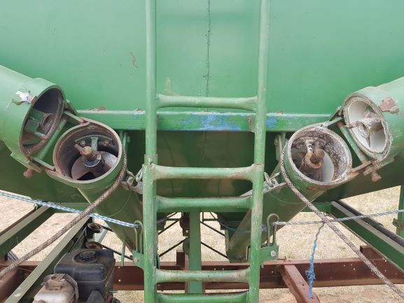 Peak Hill 10tn Seed and Fertiliser Grouper