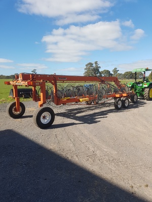 Schinckel 16 Wheel V Rake