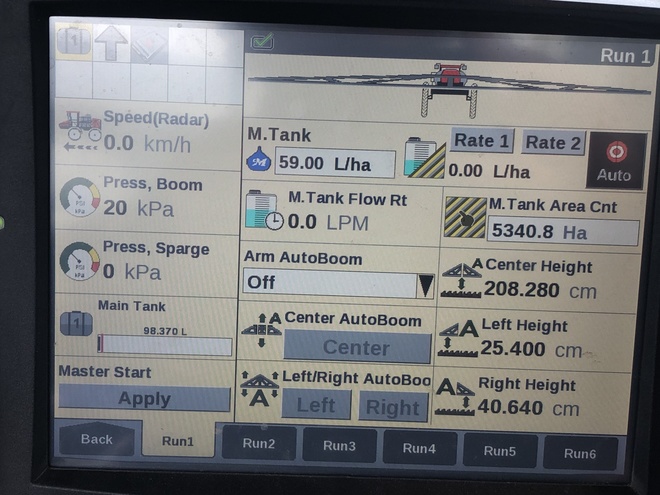 Case IH 4430 Patriot Sprayer 2015  with AIM  Command pro