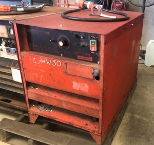 Lincoln DC400 Welder 