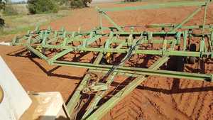 John Deere Chisel Plough