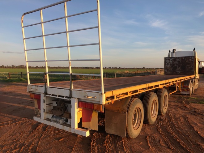 1994 Freighter Flat Top 45' Road Train Lead