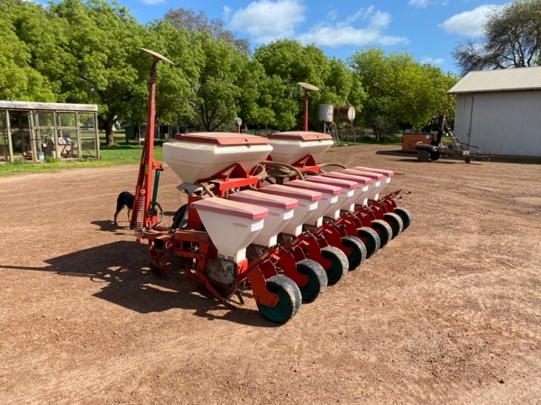 Kverneland Optima - Precision Drill (8 Row - 500mm spacing Corn Planter)