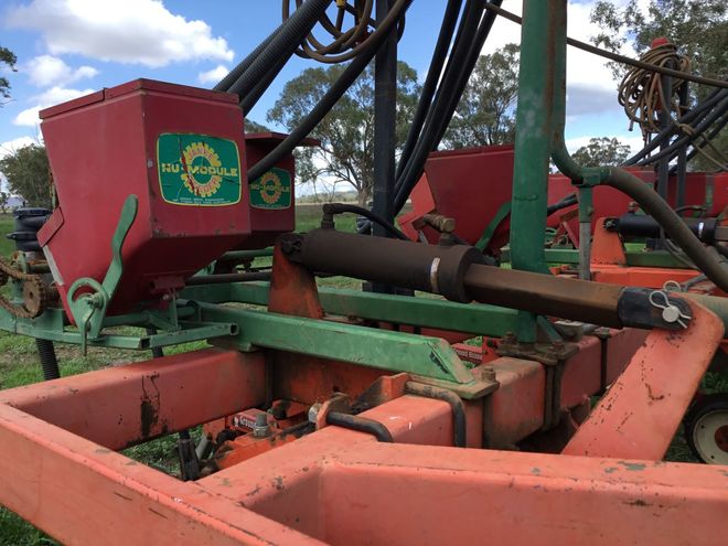 Ground Hound Seeder with Simplicity Air Seeder Box