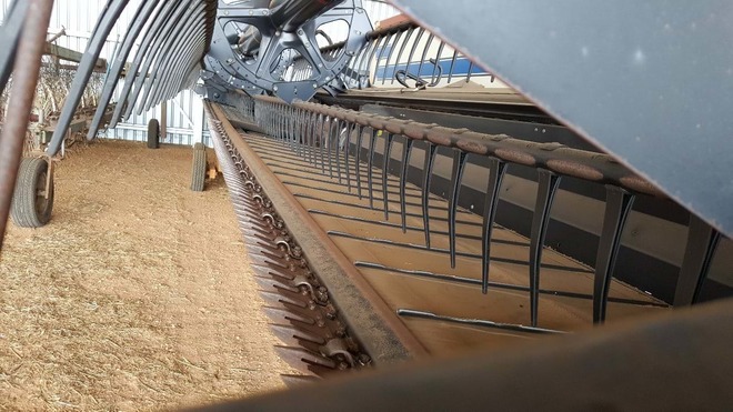 2008 New Holland CR9070 & 2016 MacDon D65 & Trailer