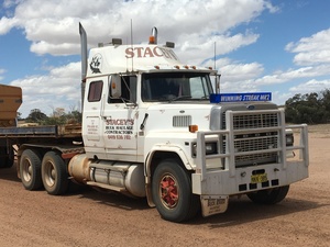 Ford LTL 9000 Prime Mover & Grain Tipper