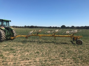 Connershay Hay Rake - 6 wheel traliing rake 